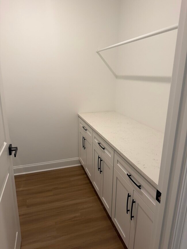 Building Photo - 226 Dunnbrook Dr