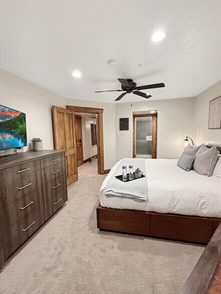 Building Photo - 7447 Royal St