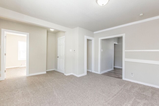 Building Photo - Newly remodeled 2 bedroom 1 bath home