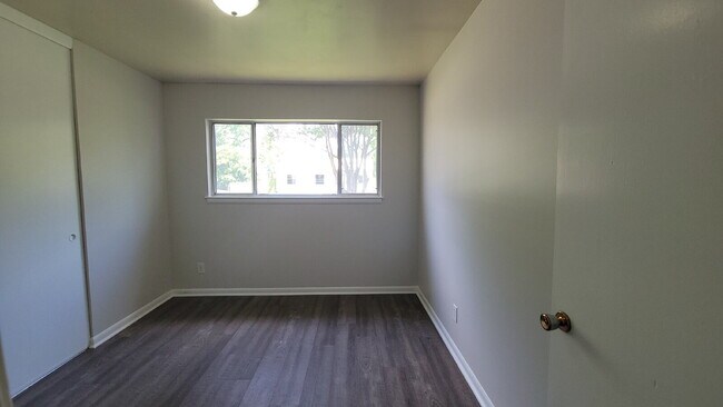 Building Photo - "Charming 3-Bedroom Home in Huntsville wit...