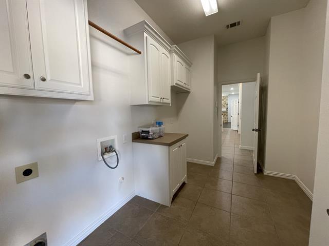 Building Photo - 8110 Silver Spur Dr