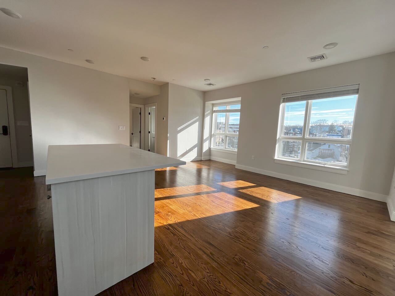 Building Photo - 7 Everett St