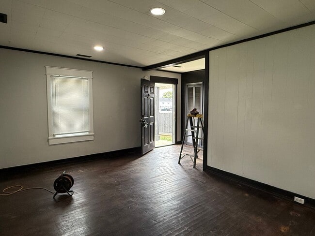 Building Photo - 703 Gray Station Rd