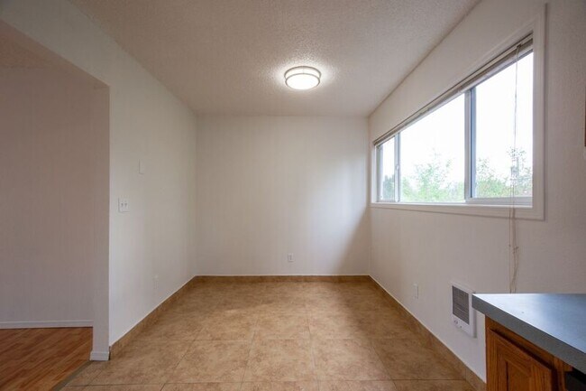Building Photo - 13283 SE Oatfield Rd