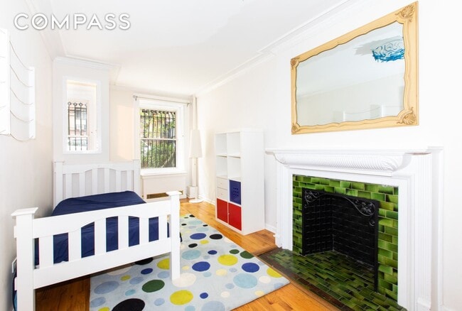 Building Photo - 27 W 87th St