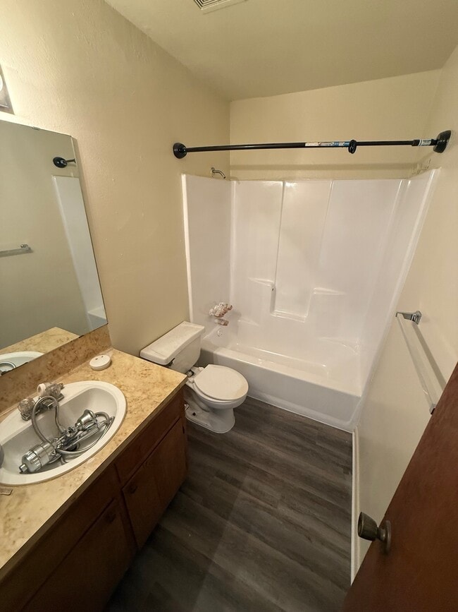 Interior Photo - 208 Veterans Ave