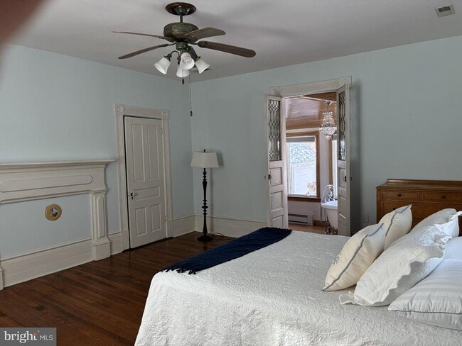 Building Photo - 873 Hawlin Rd