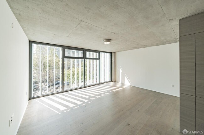 Building Photo - 8 Octavia St