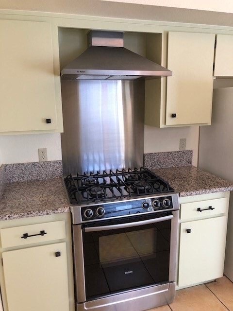 Building Photo - Beautiful 3 Bedroom, 1.5 Bath Townhome Available now!