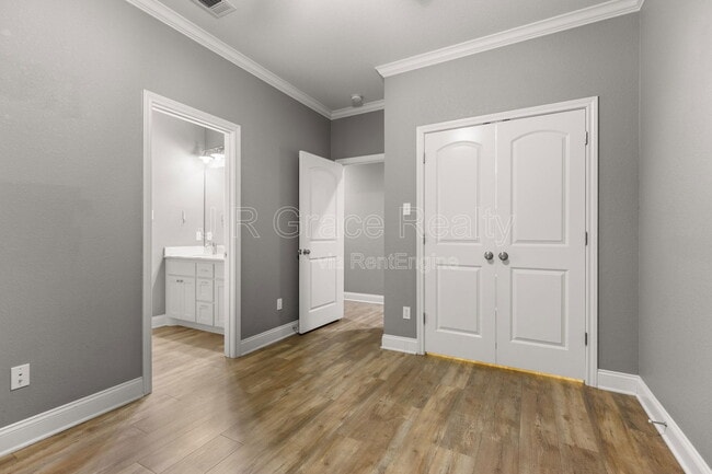 Building Photo - 19 N Shore Cir