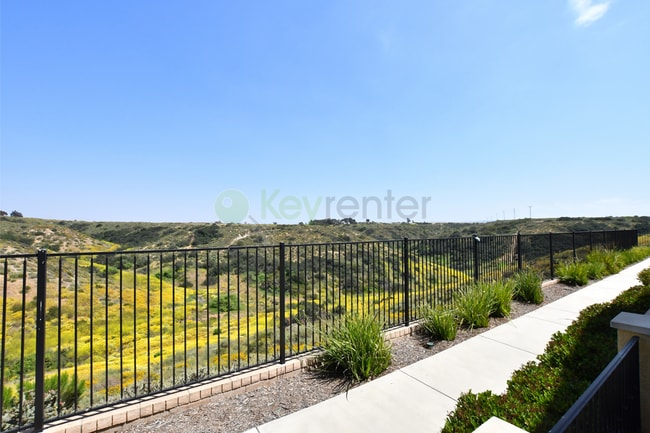 Building Photo - Chula Vista, Seaview Terrace Community | C...