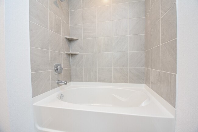 Building Photo - 5735 Sycamore Glen Dr