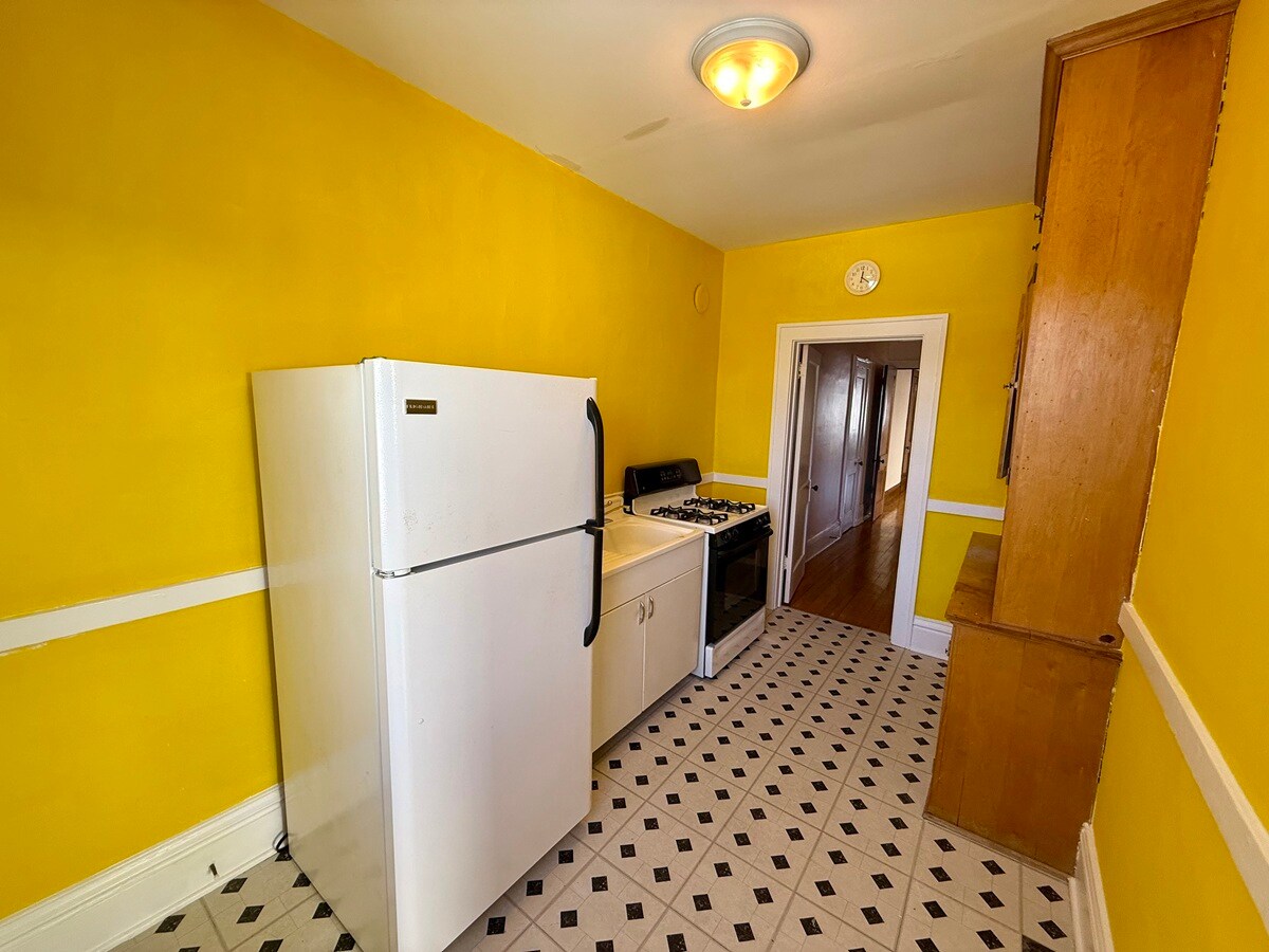 Building Photo - 3741 Harriet Ave