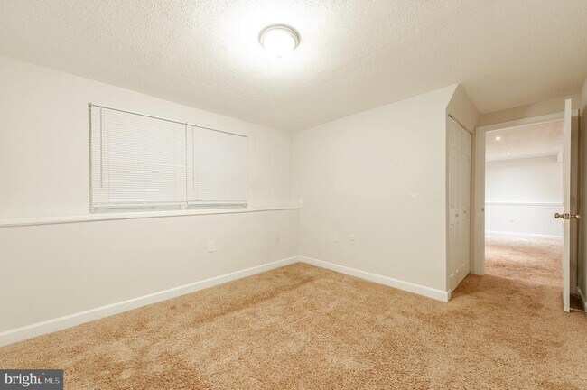 Building Photo - 1709 Dogwood Dr