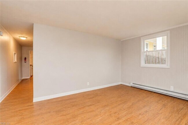 Building Photo - 315 15th St