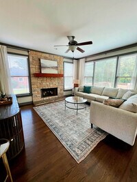 Building Photo - 10 Bridlewood Ct