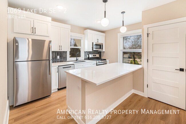 Building Photo - 1069 Lake Dr SE