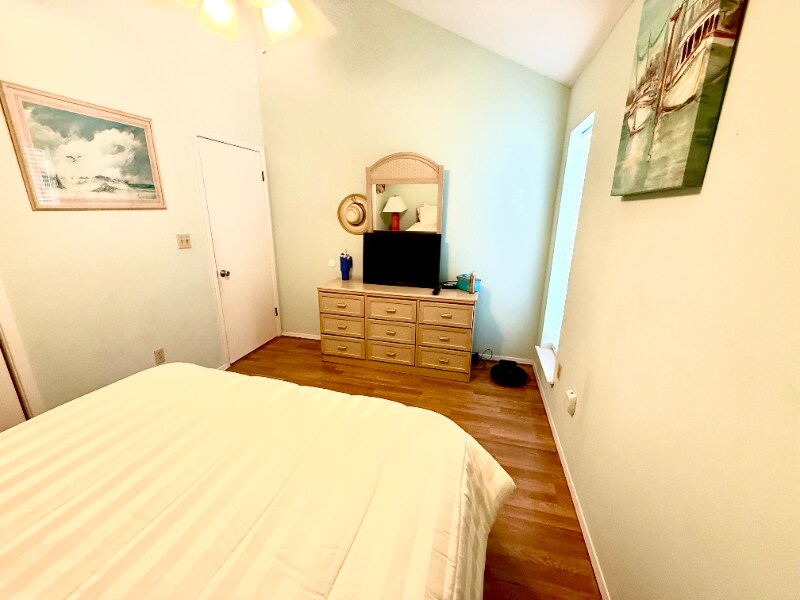 Building Photo - 17614 Front Beach Rd