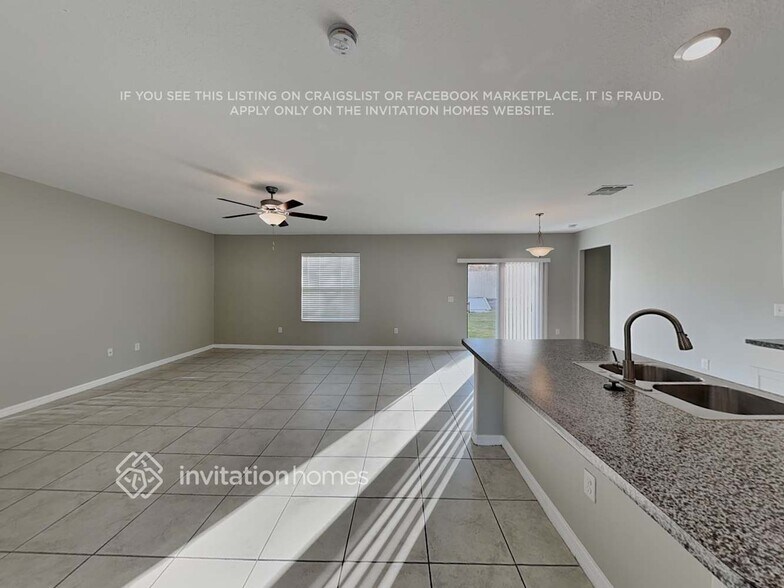 Building Photo - 1576 Blue Rose Dr