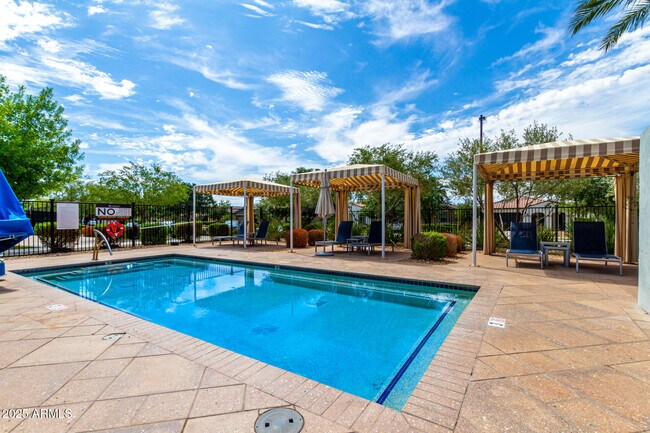 Building Photo - 5747 S Labelle