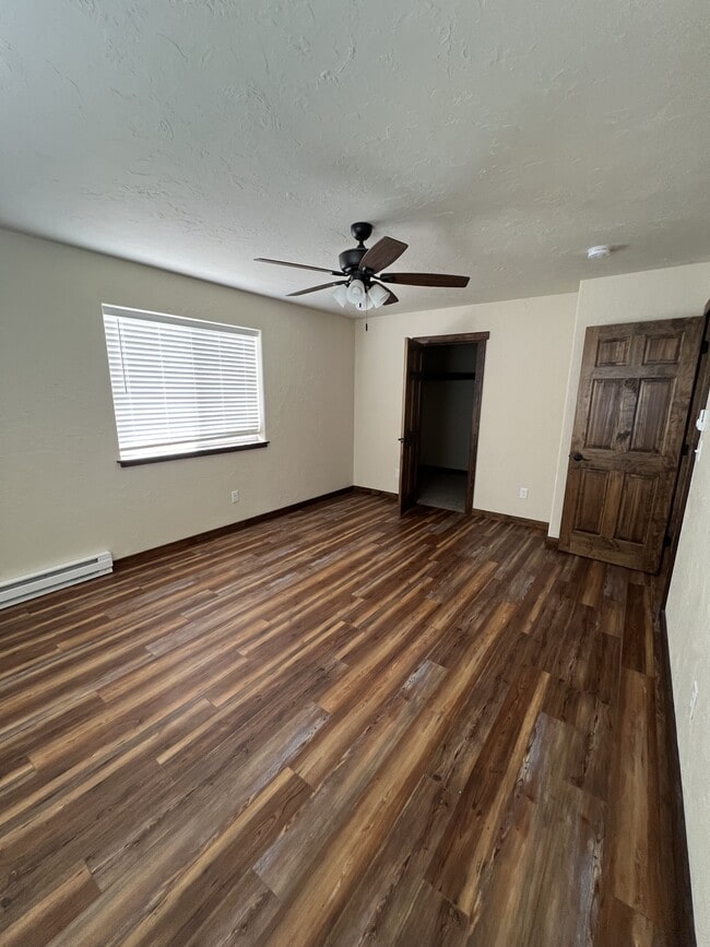 Building Photo - 5584 Windy Ridge Dr