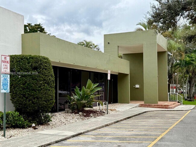 Building Photo - 4205 N University Dr