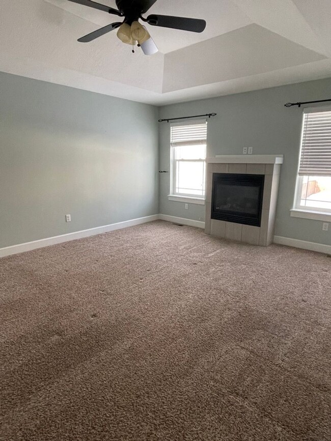Building Photo - Beautiful Single Family Home!