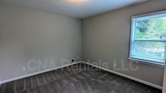 Building Photo - 3290 Forest Creek Dr SW
