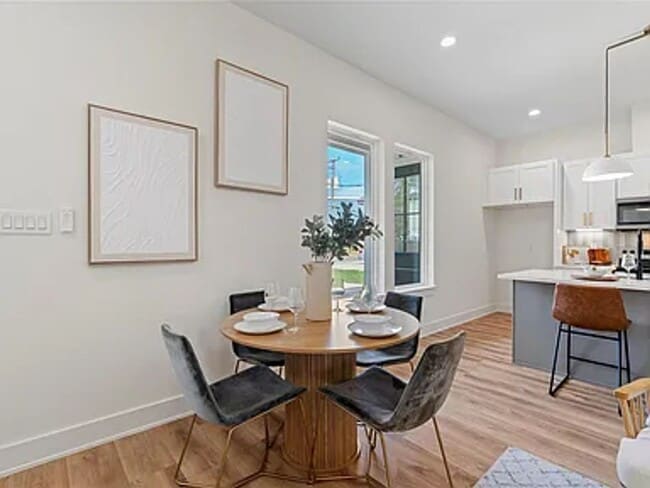 Building Photo - 6532 Weston St