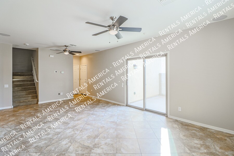 Building Photo - 3625 E Zachary Dr