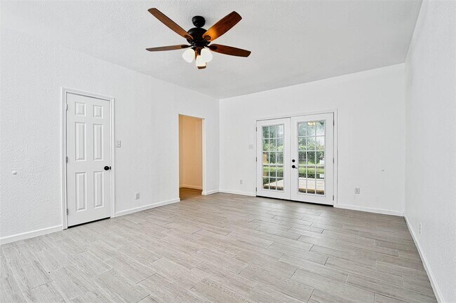 Building Photo - 86 Artesian Way