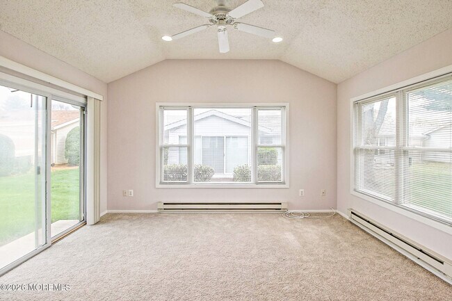 Building Photo - 332B Quinton Dr