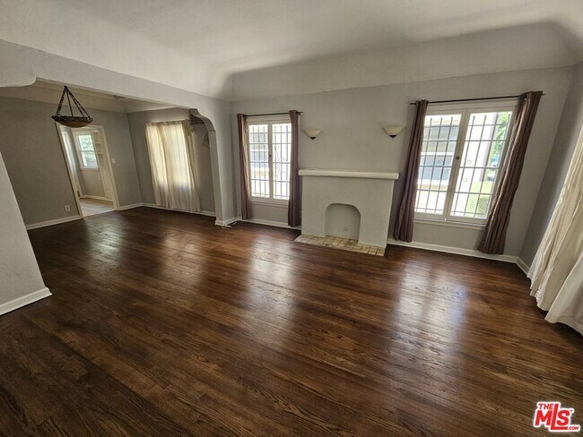 Building Photo - 1135 Cardiff Ave