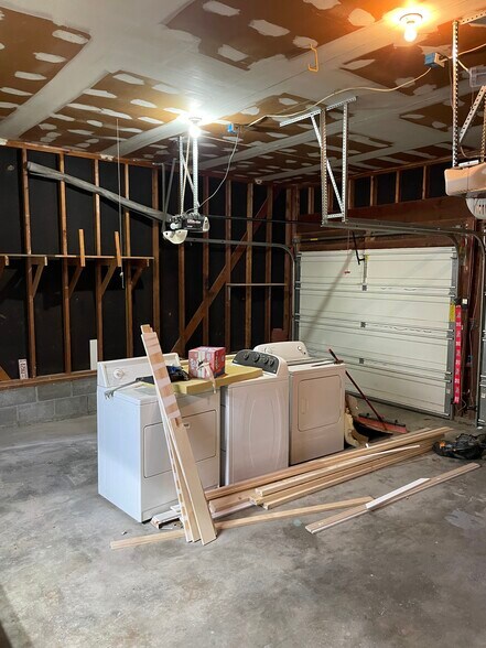 Building Photo - 864 S 45th St