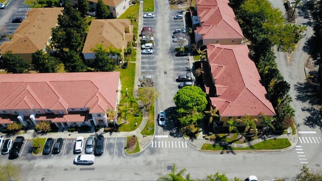 Building Photo - 3087 Seaview Castle Dr