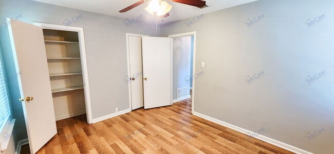 Building Photo - 1520 Hilltop Dr