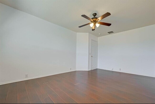 Building Photo - 21415 Somerset Park Ln