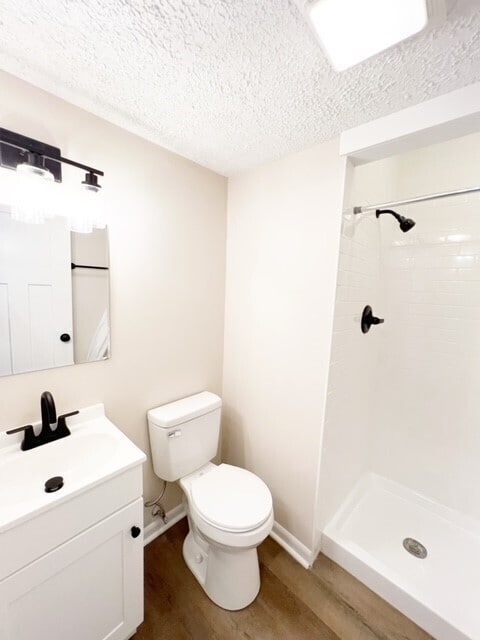 Building Photo - 3211 Wedgewood Dr