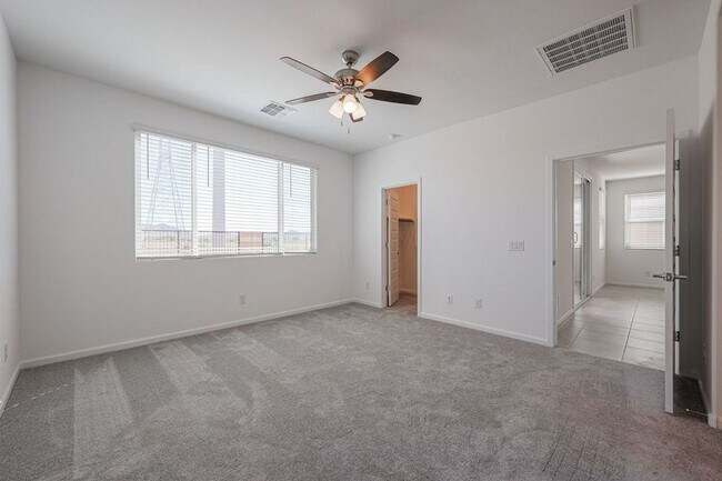 Building Photo - Alamar Living, 4 Bed, 3 Bath Rental!