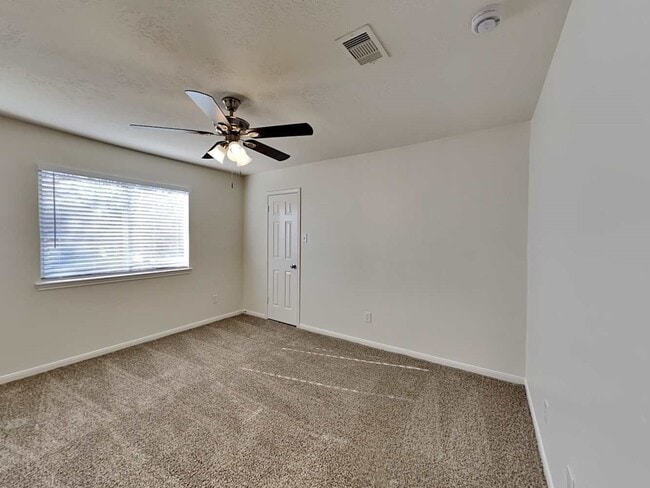 Building Photo - 1802 Oak Valley Dr