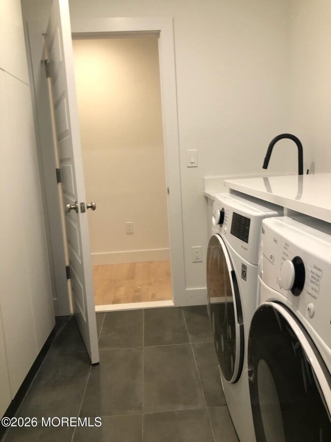 Building Photo - 1004 Van Ct Ave