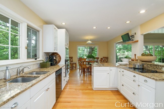 Building Photo - 3 br, 3.5 bath House - 201 Honey Creek Ave NE