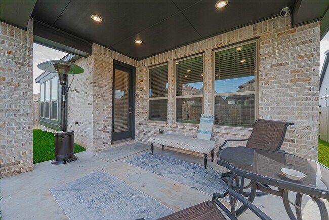 Building Photo - 4910 Tan Briar Dr