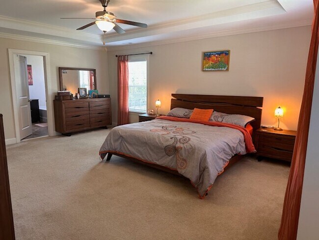 Building Photo - 4 Bedroom, 2.5 bath home in Mimosa Bay Com...
