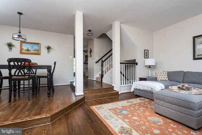 Building Photo - 6326 Dunman Way
