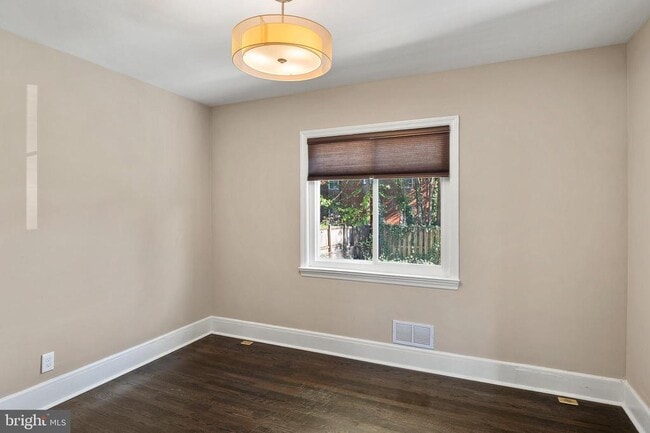 Building Photo - 4621 Greenhill Ave