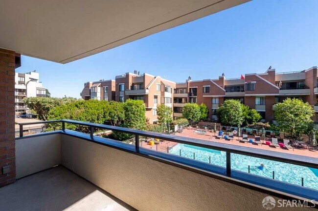 Building Photo - 101 Lombard St