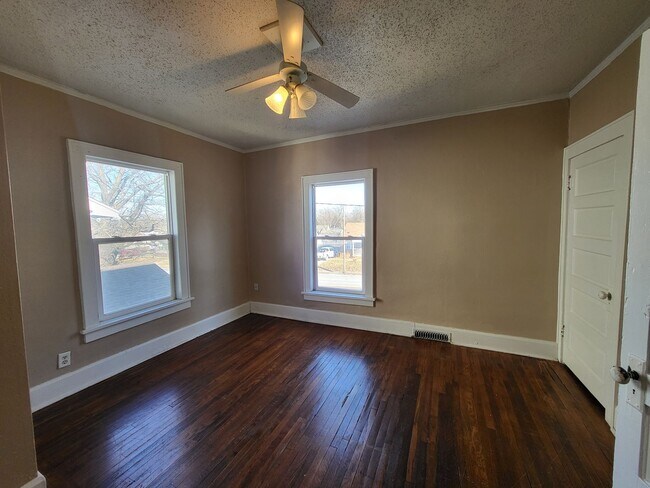 Building Photo - 3914-3916 2nd Avenue