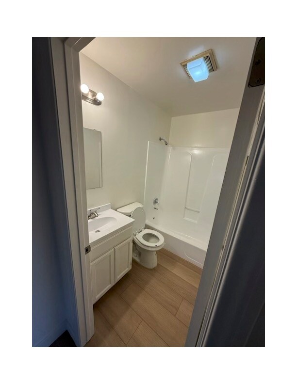 Building Photo - 2225 Marathon St