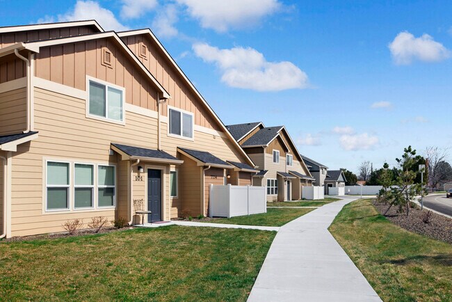 Building Photo - 7746 Emerald St